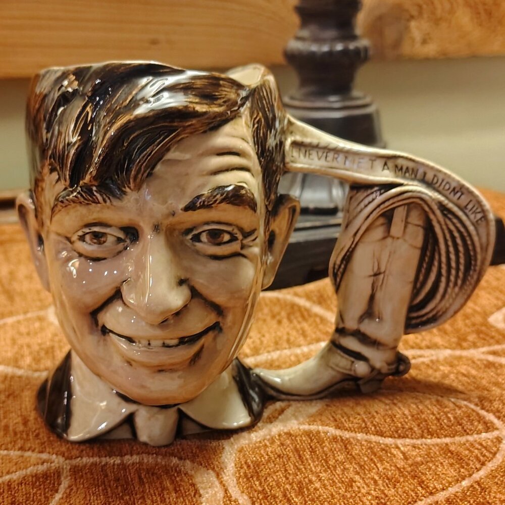 Vtg BYRON MOLDS Will Rogers Big Cup Mug "I NEVER MET A MAN I DIDN'T LIKE" '76